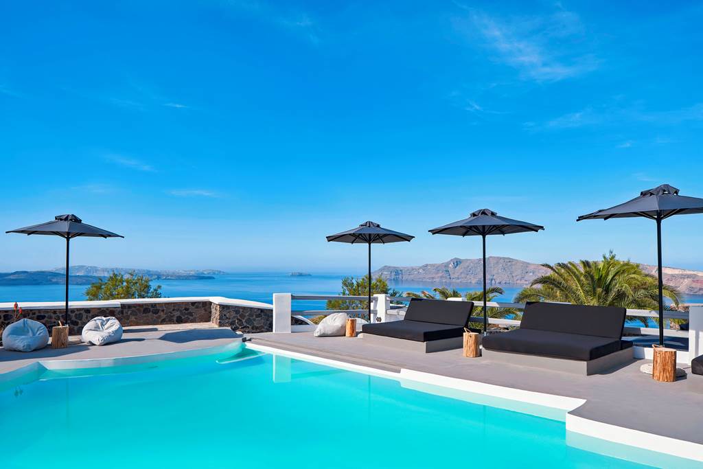 JTR_82718_Mr_and_Mrs_White_Santorini_0521_02.jpg
