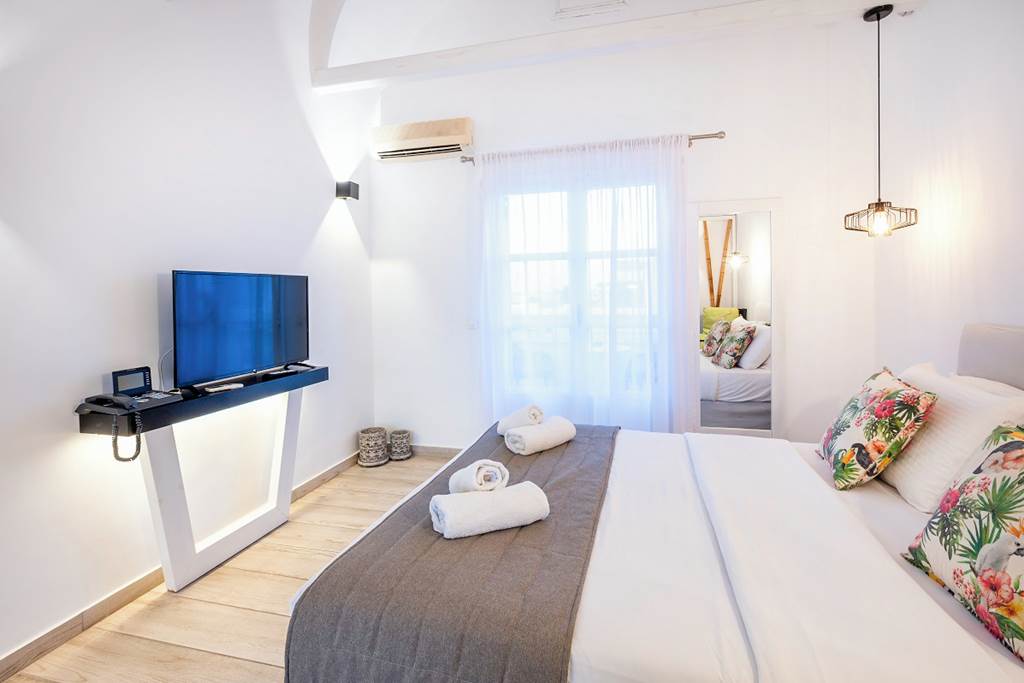 JTR_81480_Mediterranean_White_Resort_0123_23.jpg