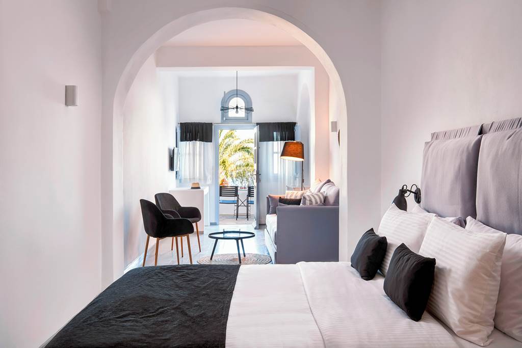 JTR_82718_Mr_and_Mrs_White_Santorini_0521_19.jpg
