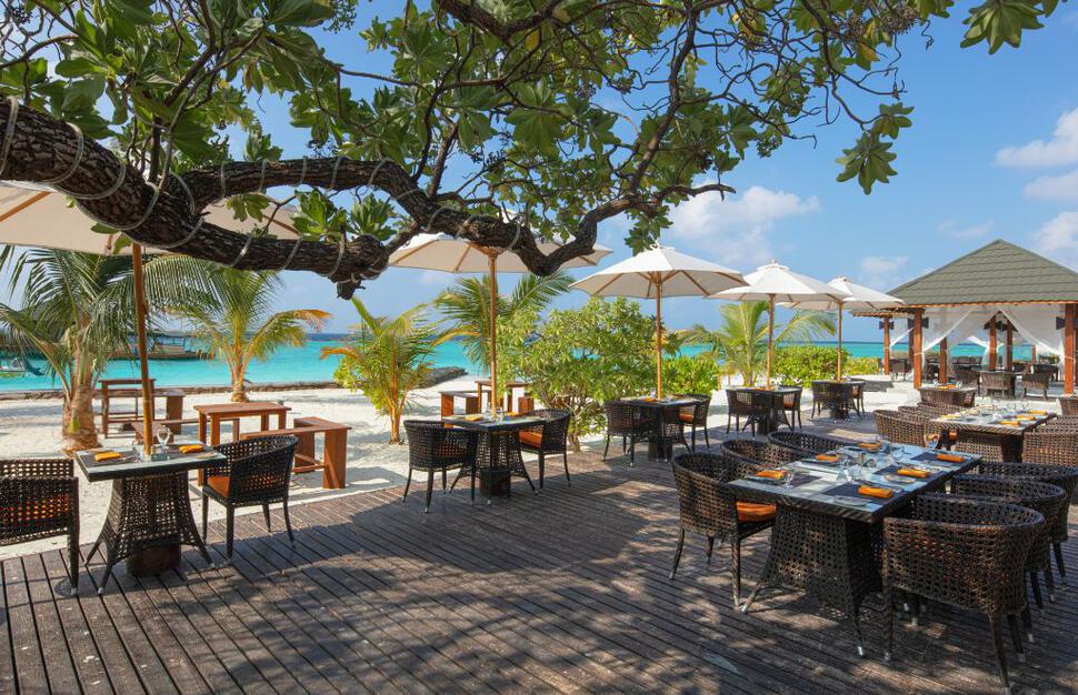 Adaaran-Select-Meedhupparu-Prestige-Water-Villas-Maldives-10.jpg