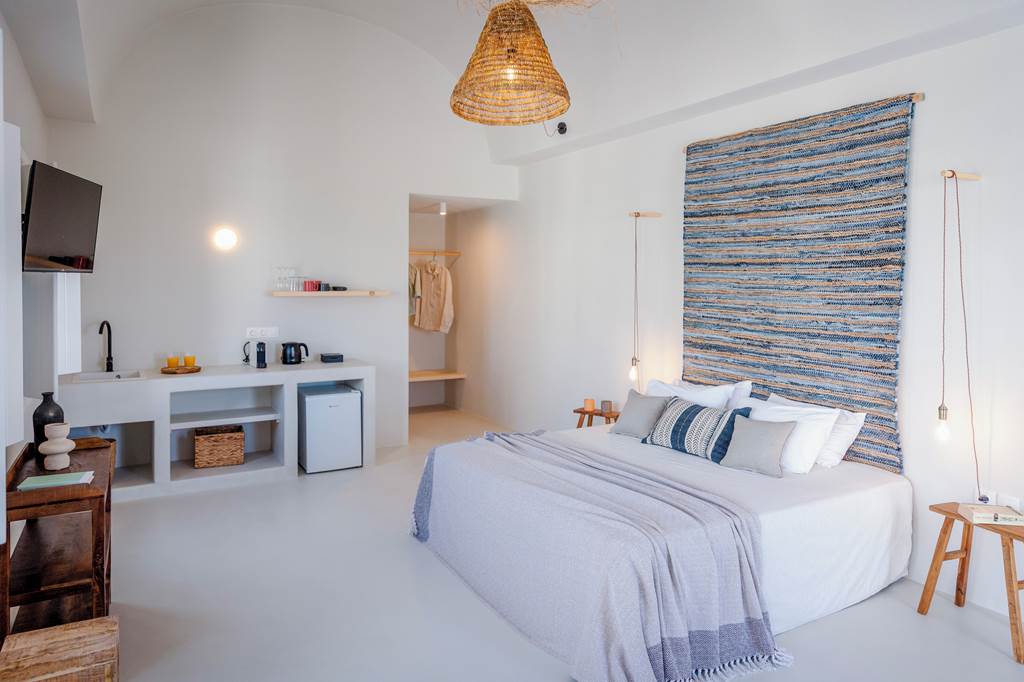 JTR_83567_Scorpios_Beach_Resort_0723_22.jpg