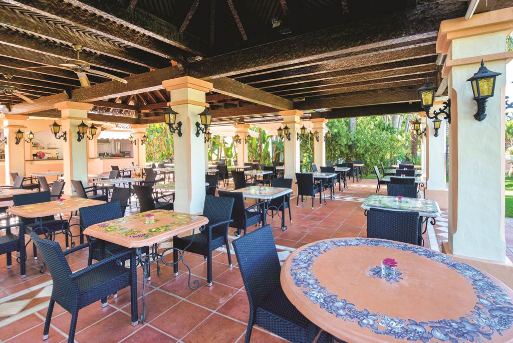 AGP_73432_Blue_Bay_Banus_0815_20.jpg