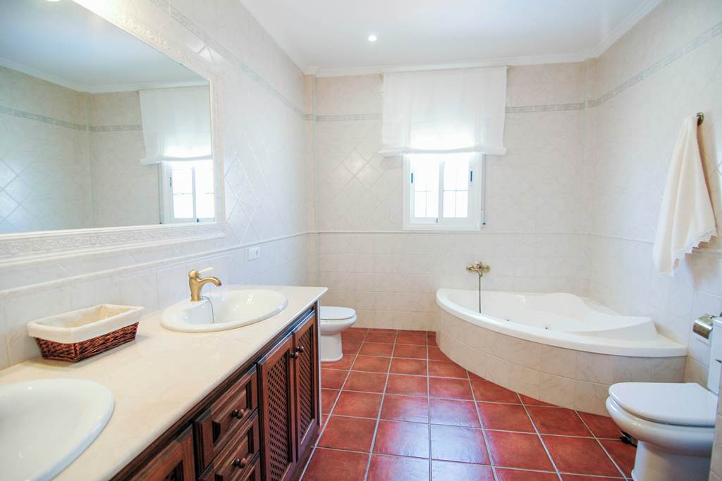 AGP_88874_Villa_Karina_Nerja_0125_11.jpg