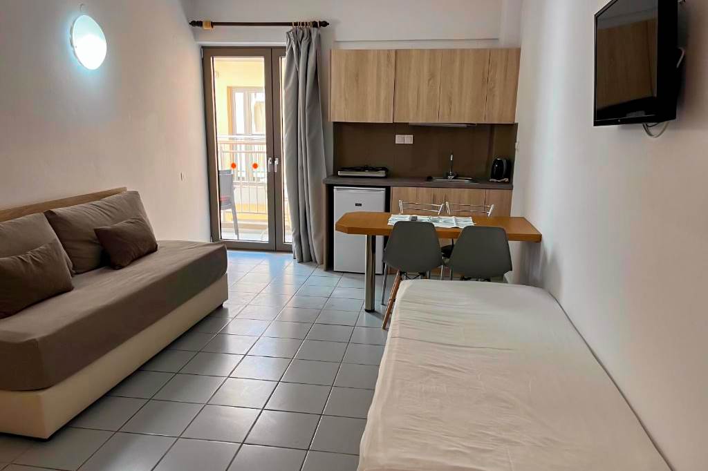 HER_72025_Acropolis_Apartments_0822_09.jpg