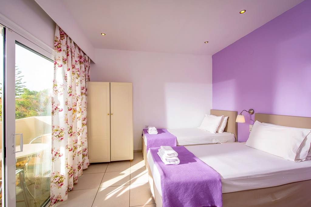 HER_70162_Primavera_Beach_Hotel_&_Apartments_0622_02.jpg