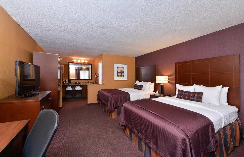 Best-Western-PLUS-Stovalls-Inn-1.jpg