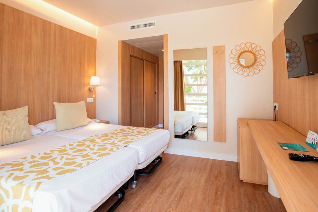 PMI_85484_Ona_Palmira_Suites_0824_21.jpg