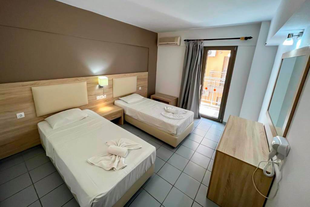 HER_72025_Acropolis_Apartments_0822_10.jpg