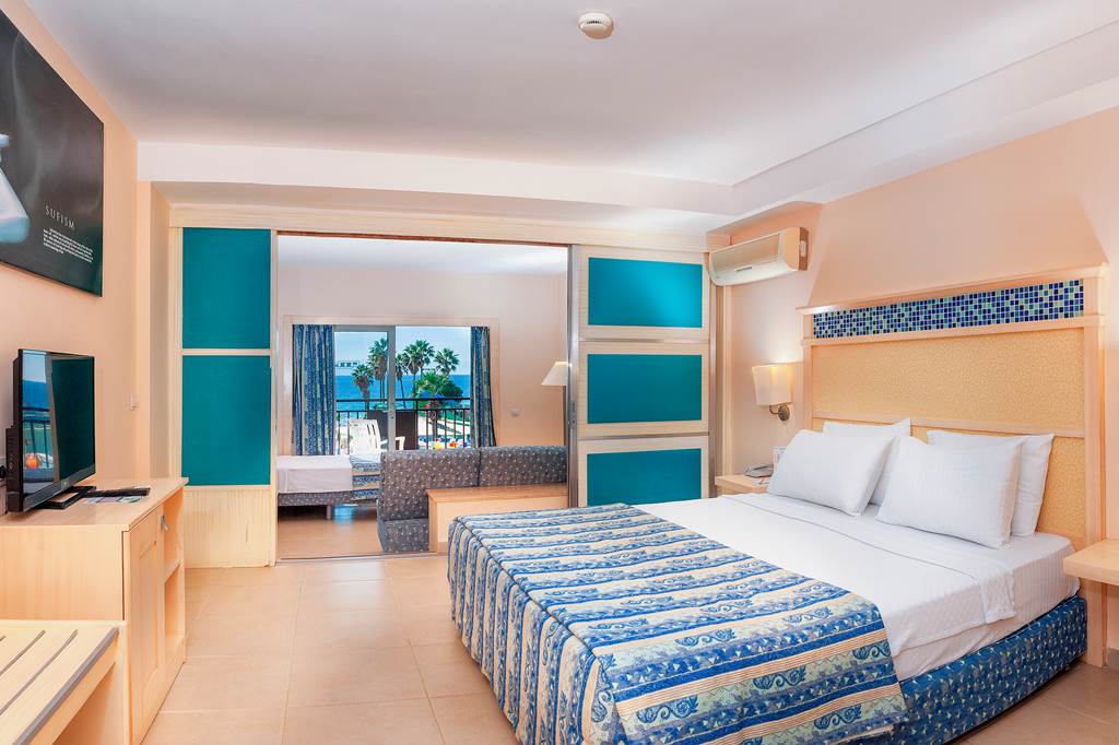 ADB_78414_Ephesia_Holiday_Beach_Club_0521_01.jpg