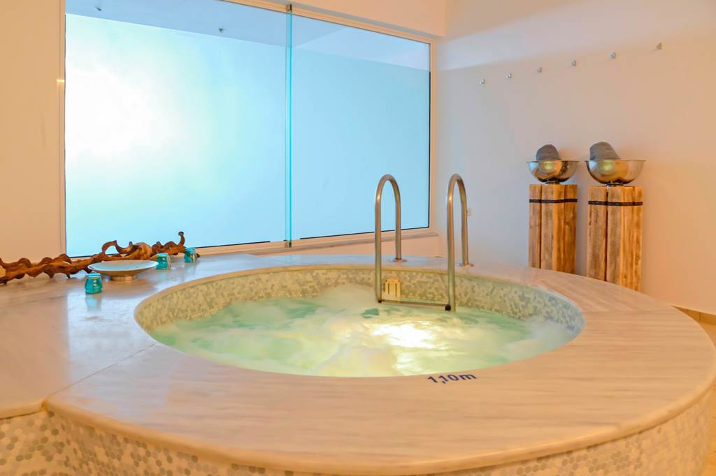HER_81583_Magda_Hotel_Club_1119_12.jpg