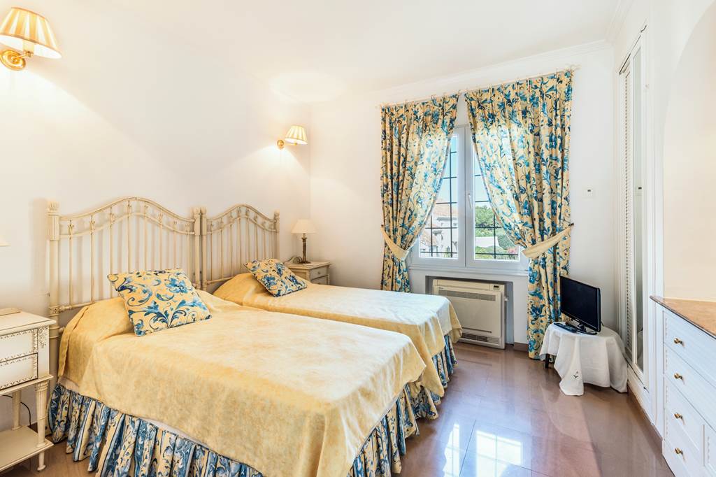 ALC_85429_Villa_Las_Brisas_87_0523_08.jpg
