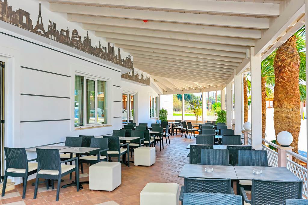 HER_81583_Magda_Hotel_Club_1119_07.jpg
