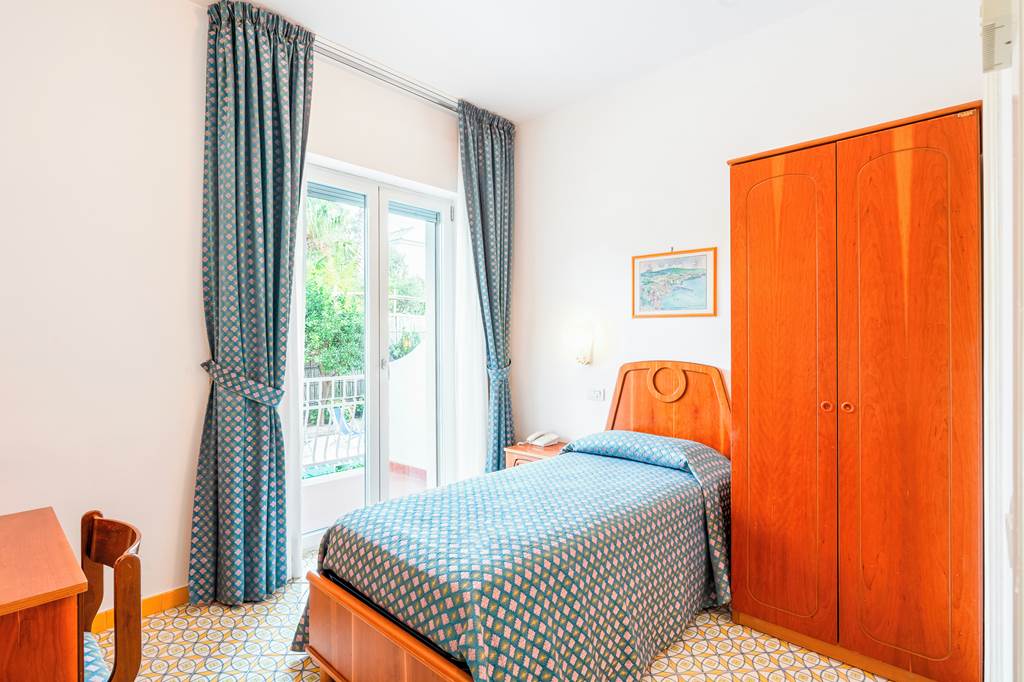 NAP_73273_Hotel_Eliseo_Park's_0424_17.jpg