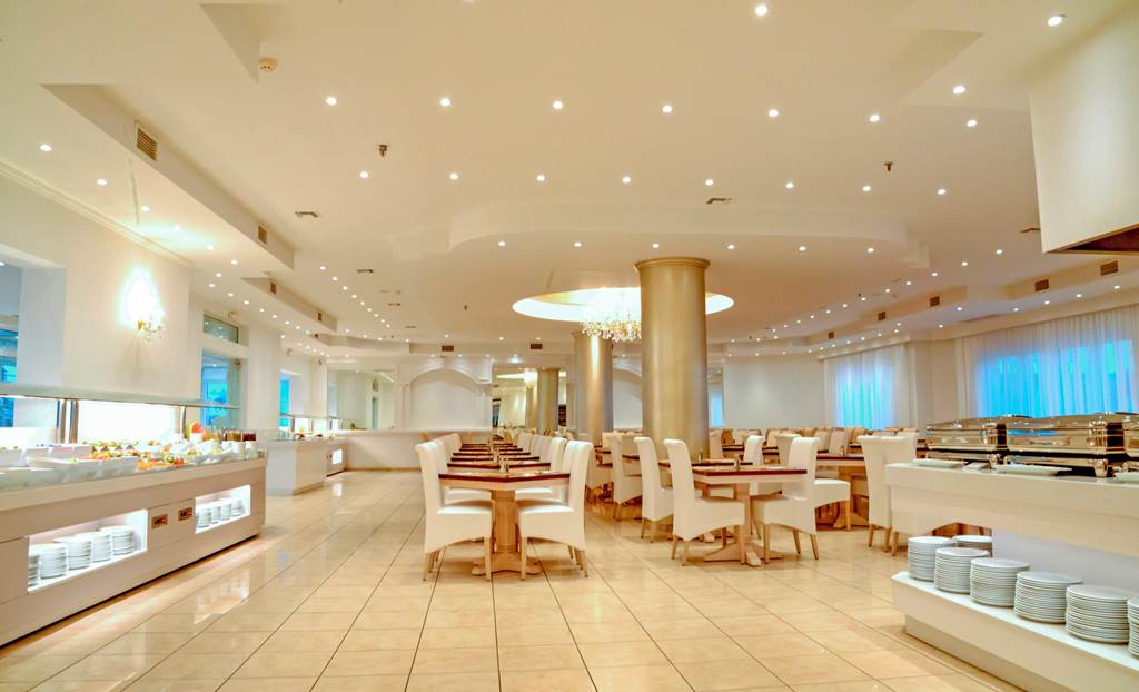 HER_81583_Magda_Hotel_Club_1119_03.jpg