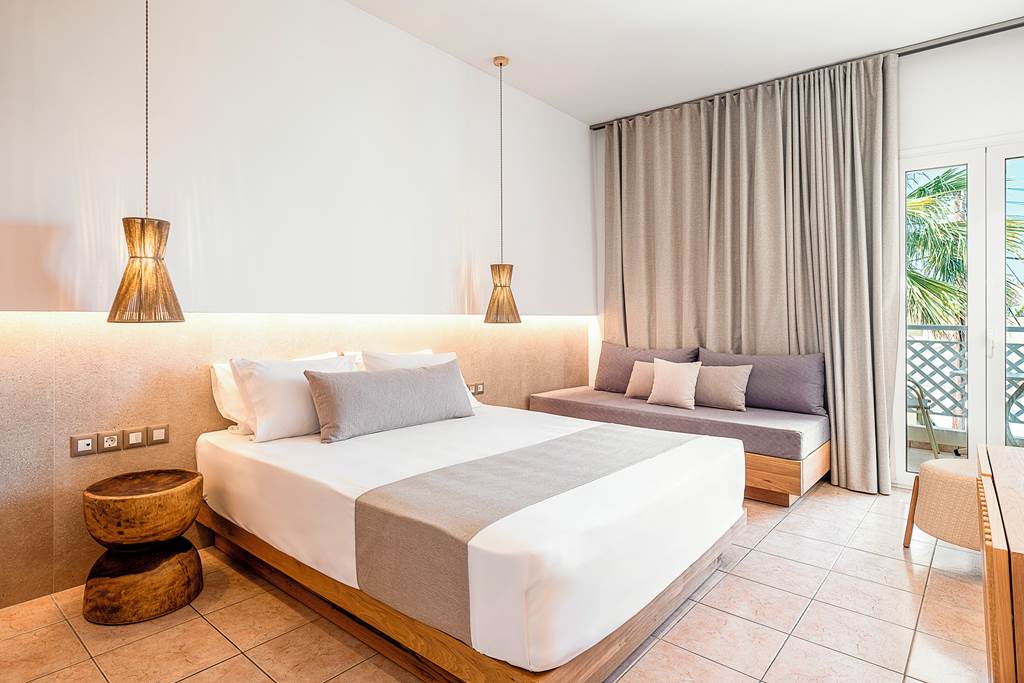 HER_81583_Magda_Hotel_Club_0824_04.jpg