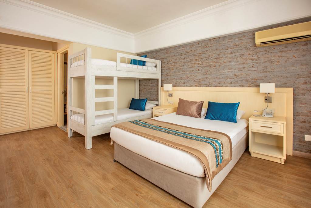 ADB_78379_Hotel_palmin_0618_02.jpg