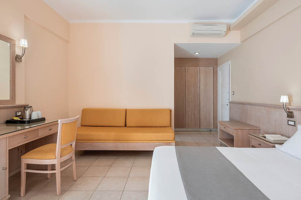 HER_81583_Magda_Hotel_Club_0321_14.jpg
