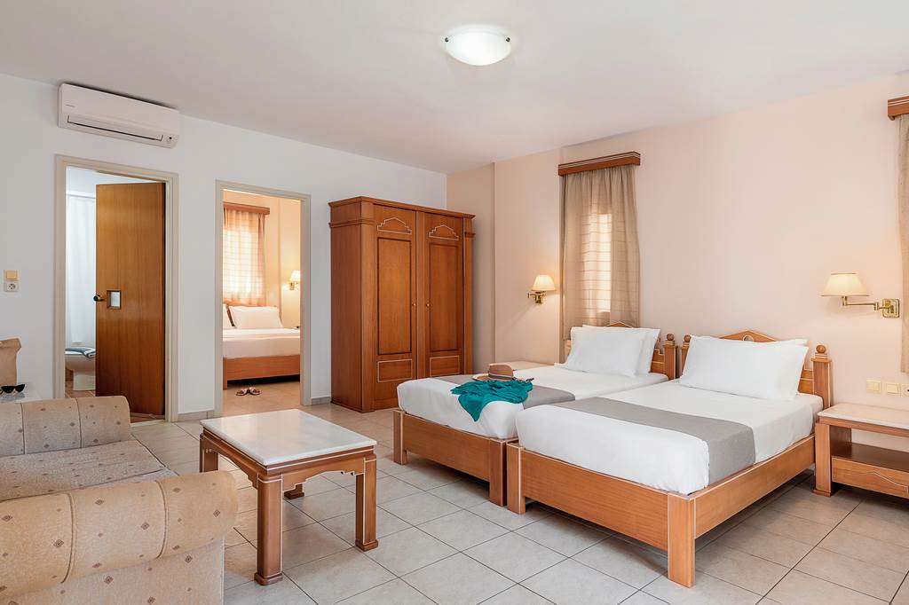 HER_81583_Magda_Hotel_Club_0321_16.jpg