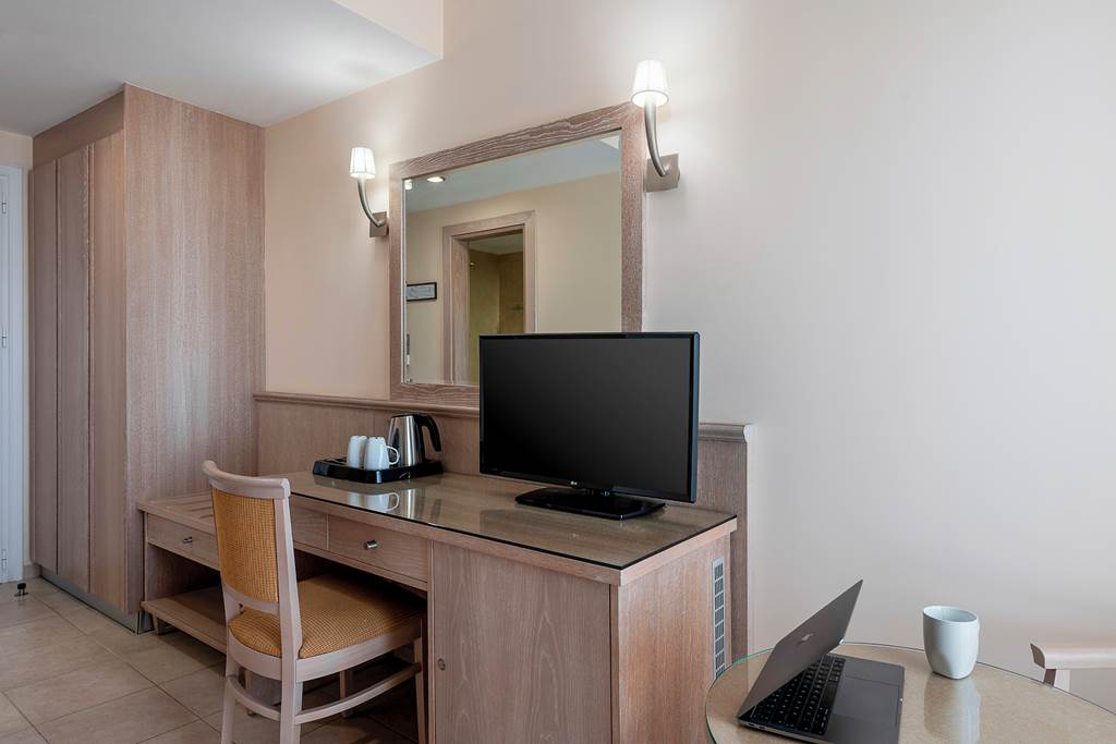 HER_81583_Magda_Hotel_Club_0321_06.jpg