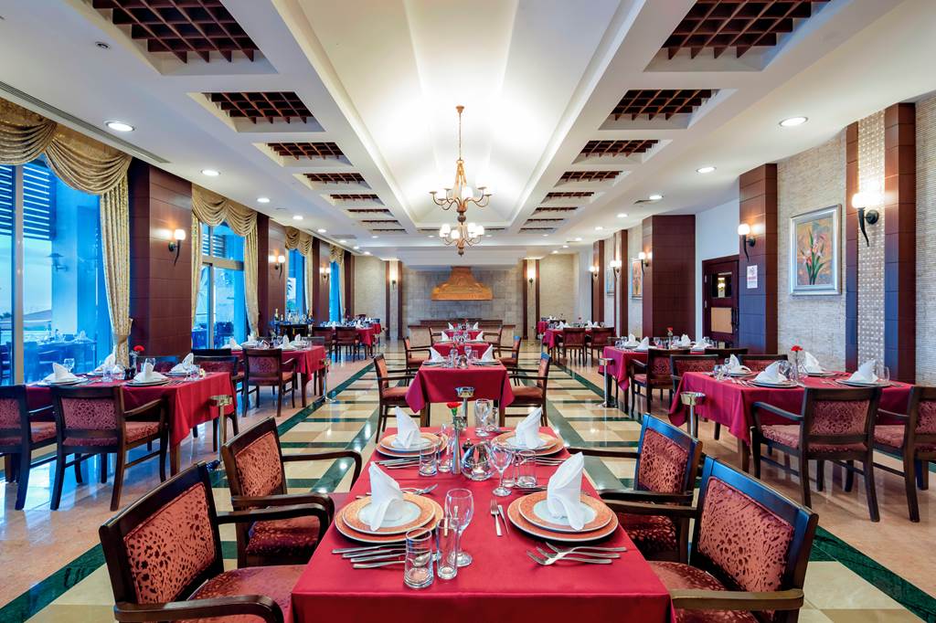 AYT_81194_Alba_Royal_Hotel_1019_01.jpg