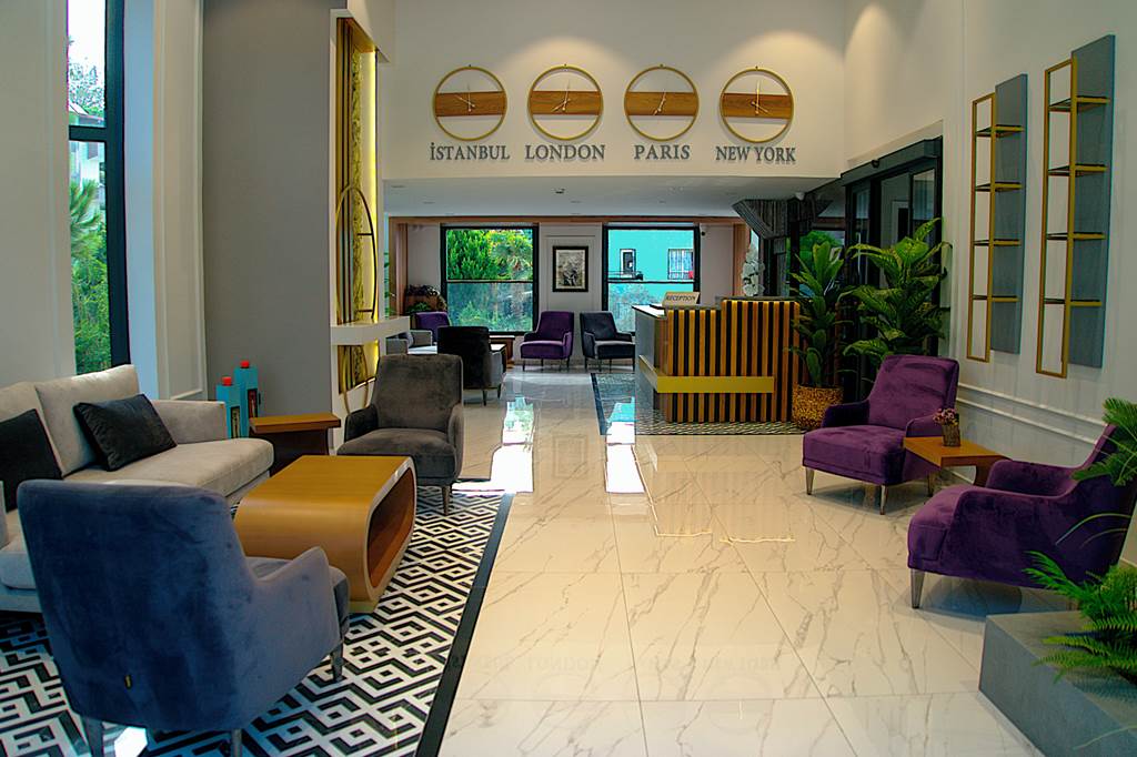 ADB_73692_Happy_Apartments_0125_04.jpg