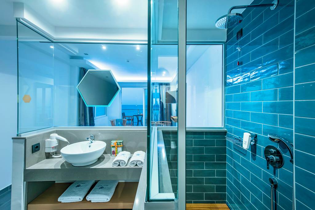 HER_81585_Infinity_Blue_Boutique_Hotel_and_Spa_1120_10.jpg