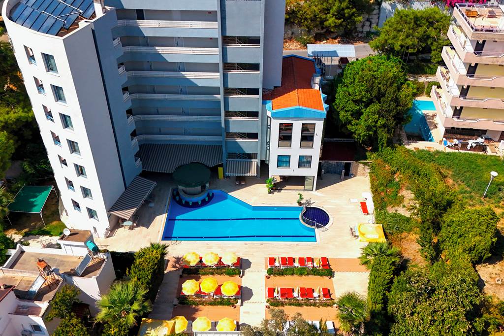 ADB_73692_Happy_Apartments_0125_08.jpg