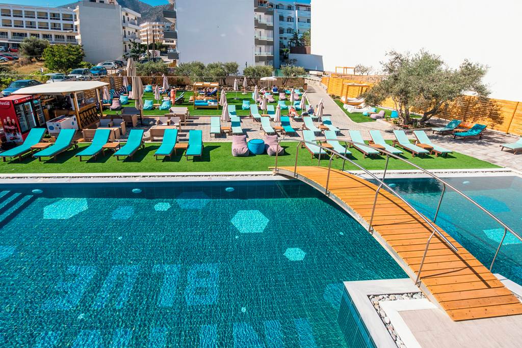HER_81585_Infinity_Blue_Boutique_Hotel_and_Spa_1120_04.jpg