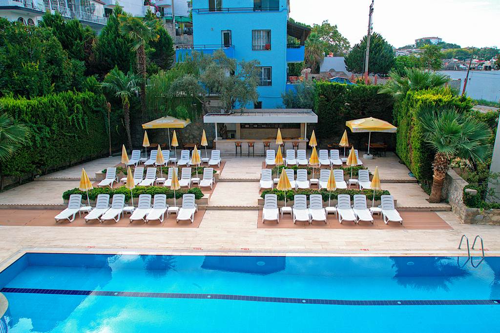 ADB_73692_Happy_Apartments_0125_02.jpg
