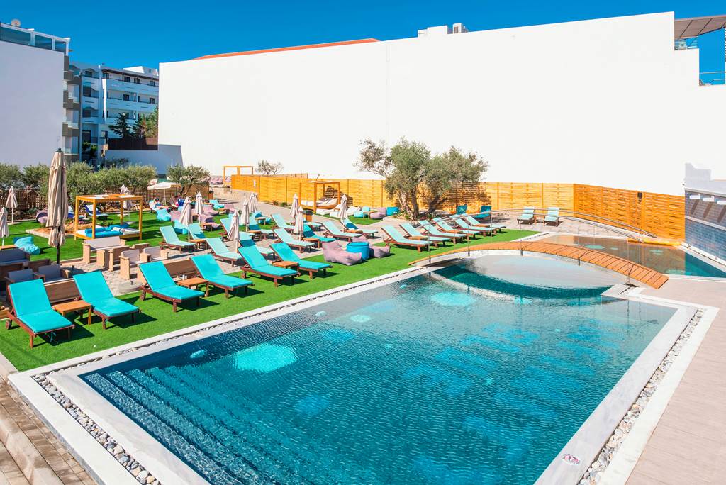 HER_81585_Infinity_Blue_Boutique_Hotel_and_Spa_1120_03.jpg
