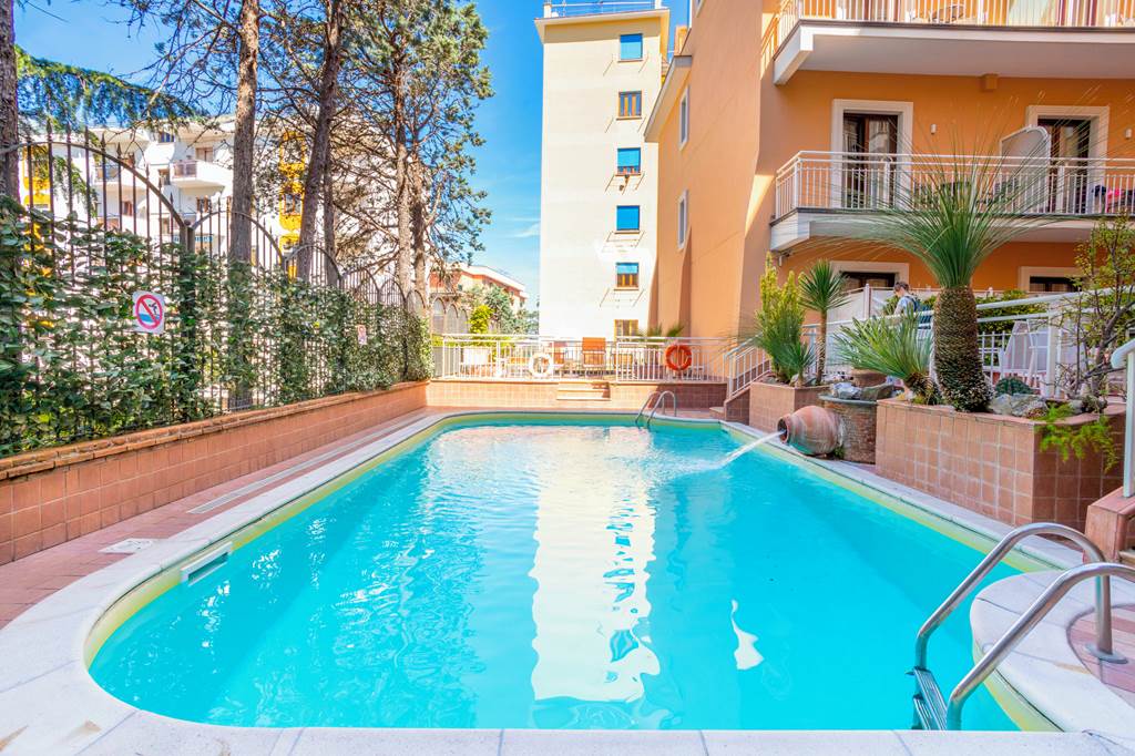 NAP_78553_Michelangelo_Hotel_0623_04.jpg