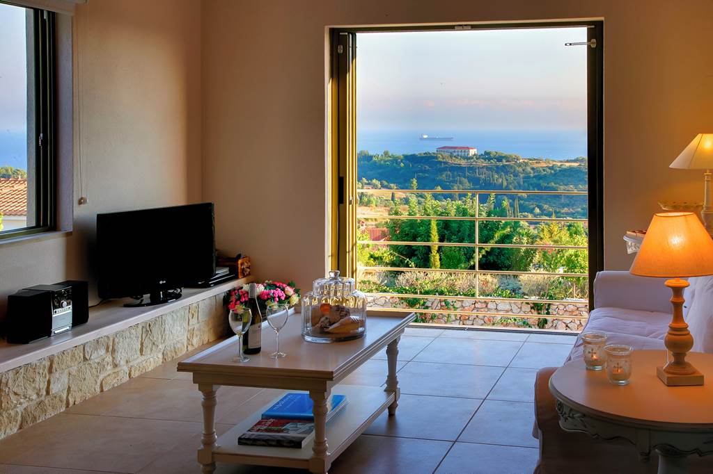 EFL_84483_Villa_Linatela_1022_08.jpg