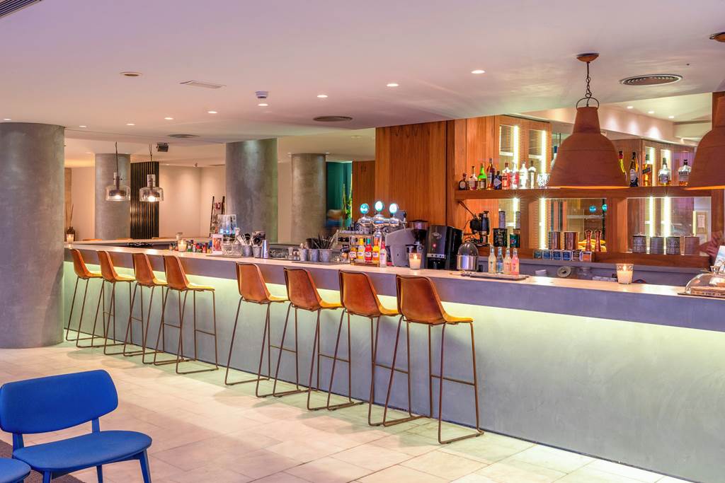 RHO_70349_Blue_Sky_Hotel_0623_07.jpg