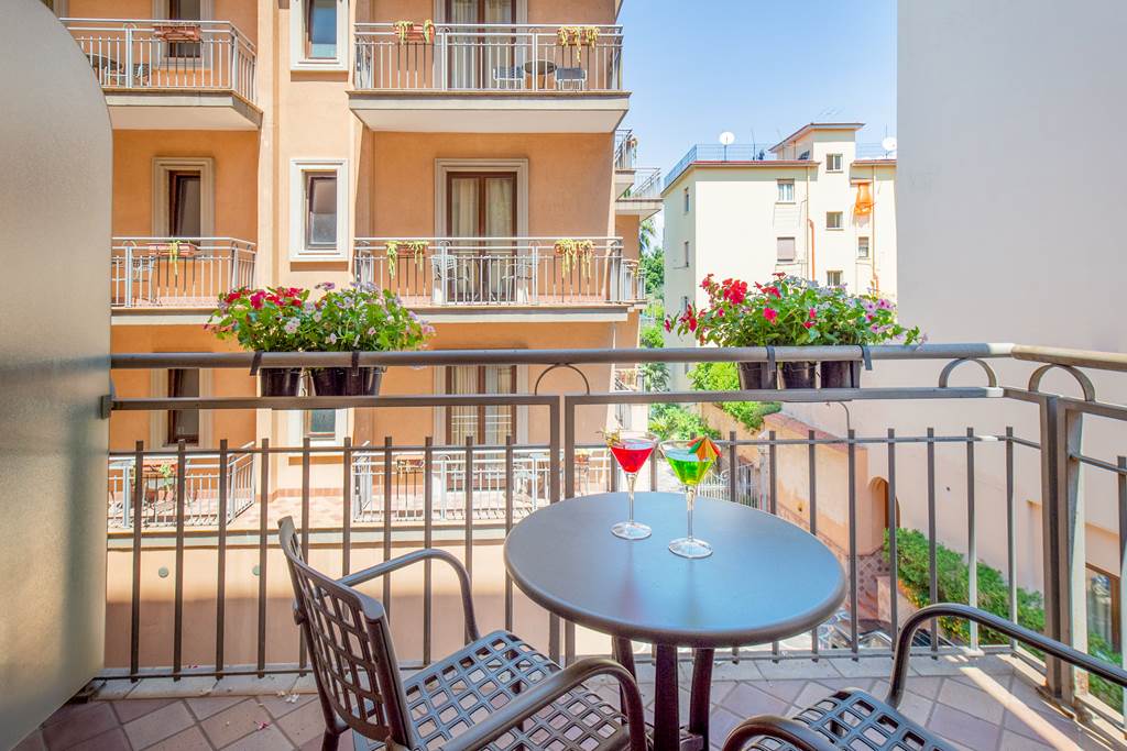 NAP_78553_Michelangelo_Hotel_0221_01.jpg