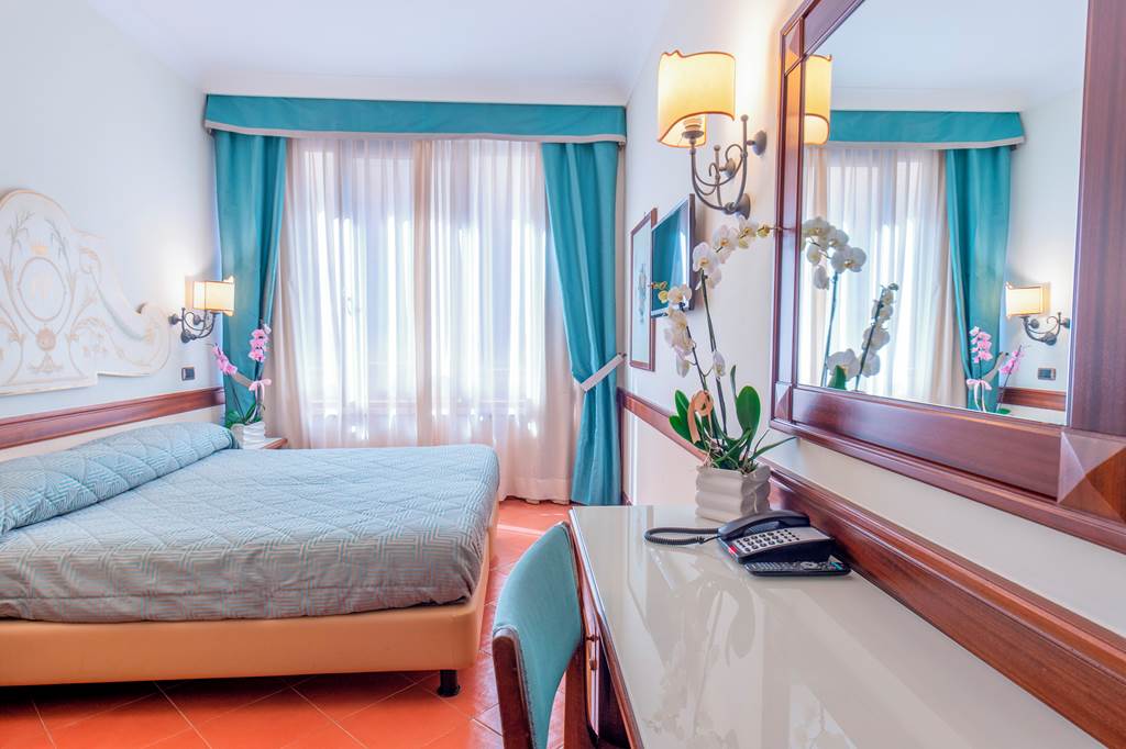 NAP_78553_Michelangelo_Hotel_0121_09.jpg