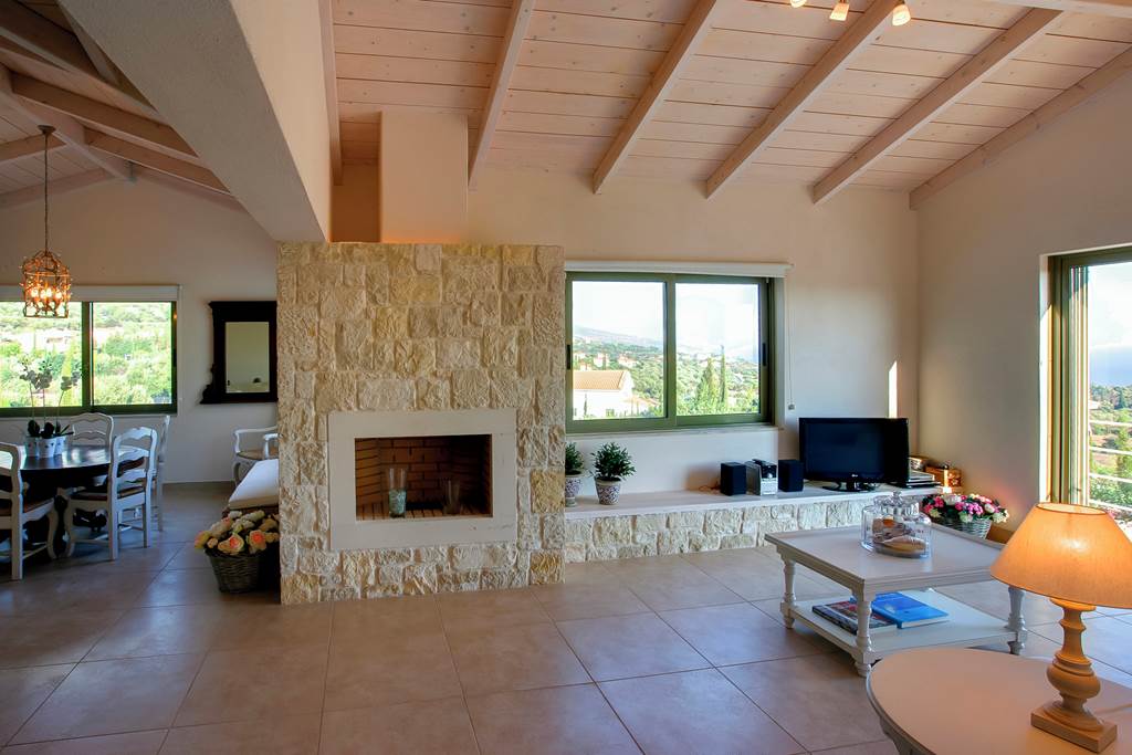 EFL_84483_Villa_Linatela_1022_07.jpg