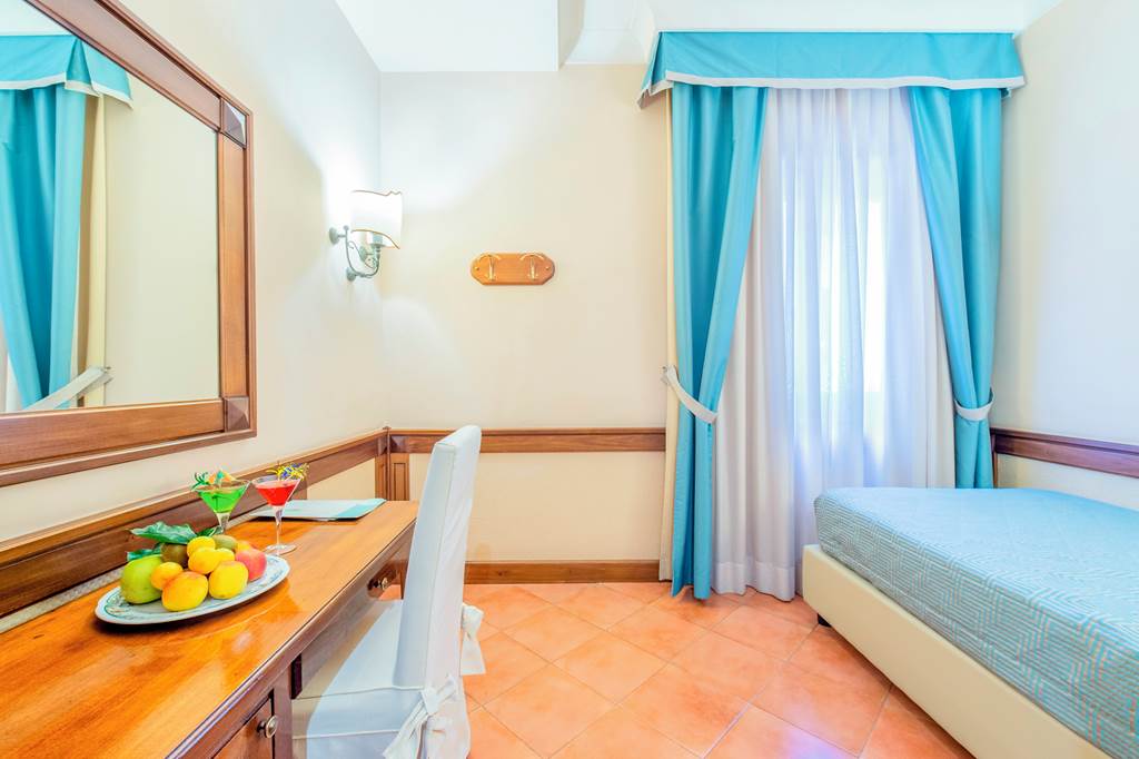 NAP_78553_Michelangelo_Hotel_0121_08.jpg
