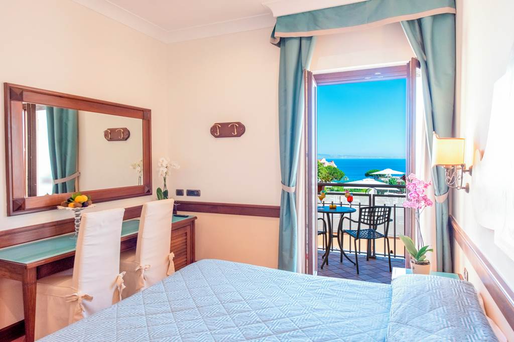 NAP_78553_Michelangelo_Hotel_0121_02.jpg