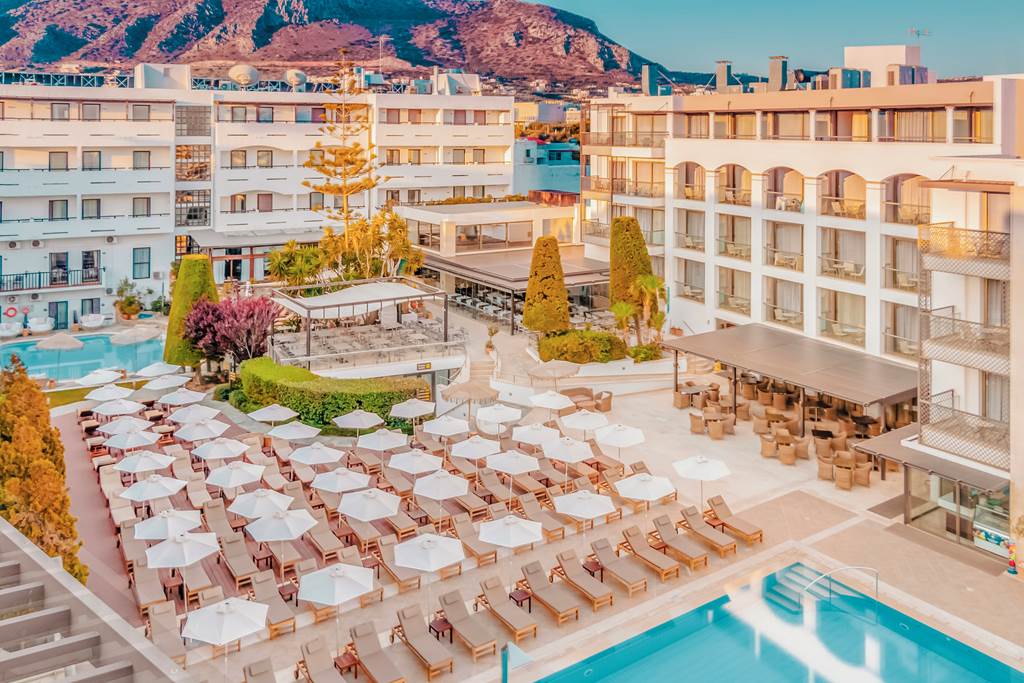 HER_70901_The_Albatros_Spa_&_Resort_Hotel_1124_01.jpg