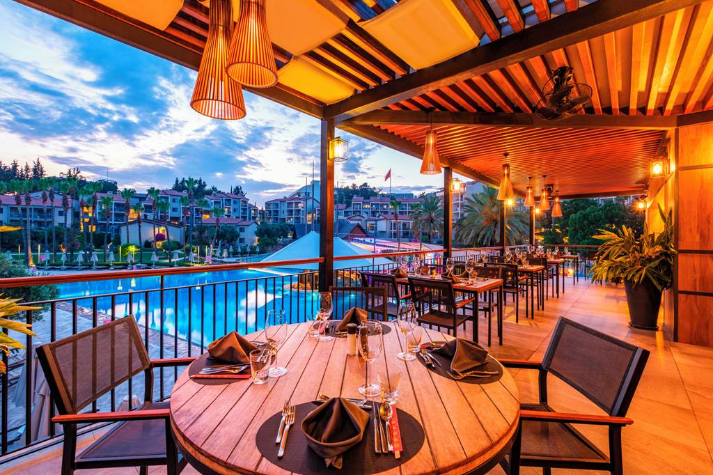 AYT_75817_Arum_Barut_Collection_0924_03.jpg