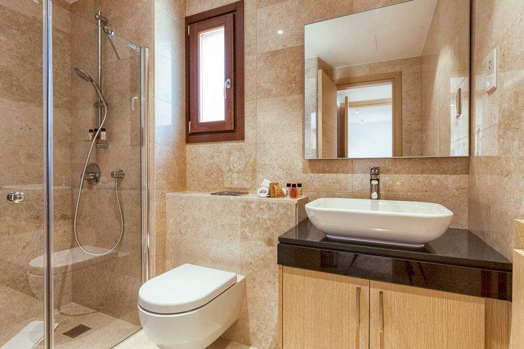 PFO_88020_Elite_Superior_Five_Bedroom_Villa_with_Private_Pool_GV05_0824_09.jpg