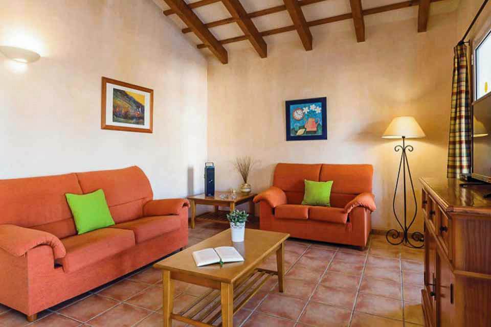 MAH_86686_Villa_Torre_Petxina_Menorca_1223_01.jpg