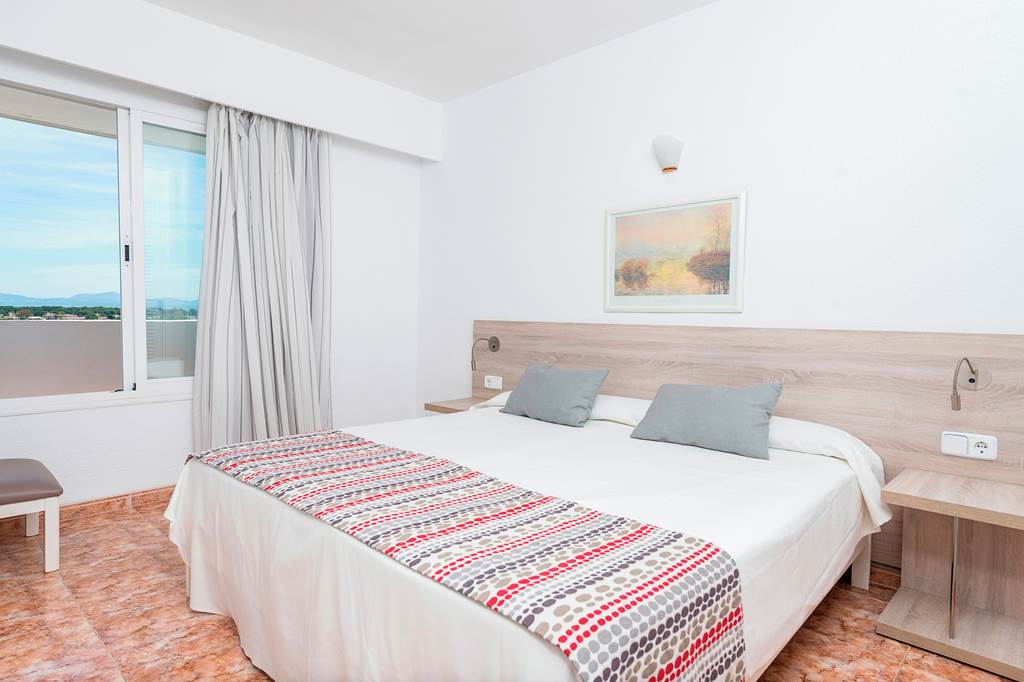 PMI_70652_Siesta_Apartments_0524_08.jpg