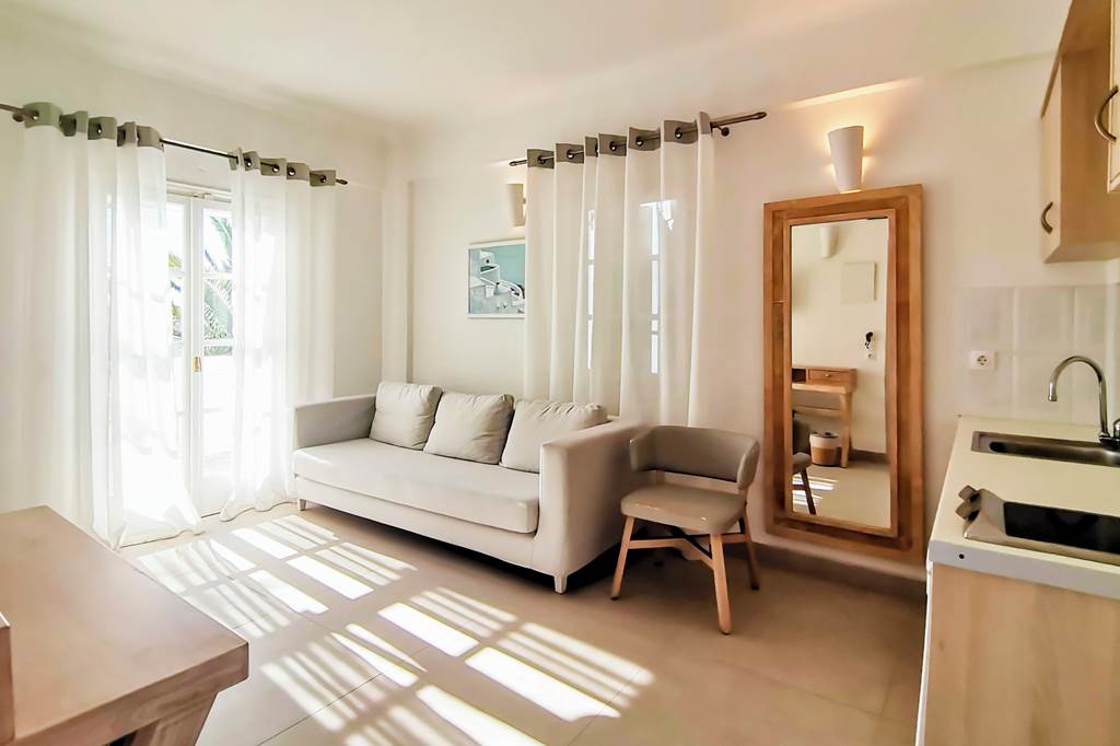 JTR_81449_Aegean_Plaza_Hotel_0922_09.jpg