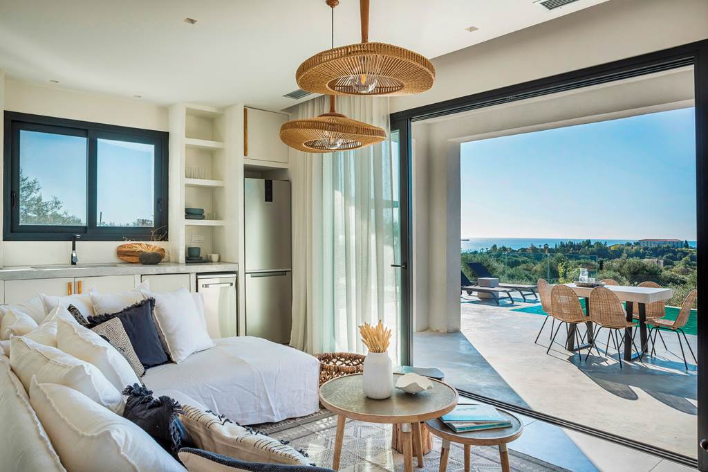 EFL_86464_Villa_Olive_Bay_View_1123_09.jpg