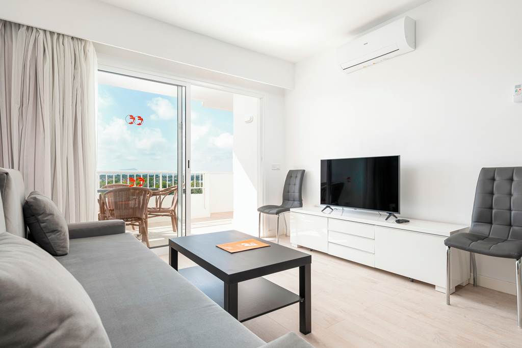 PMI_70652_Siesta_Apartments_0524_09.jpg