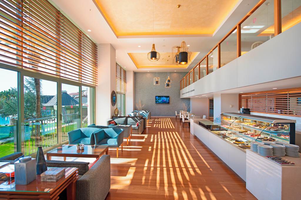 AYT_75817_Arum_Barut_Collection_1219_03.jpg