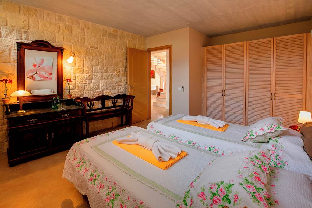EFL_84482_Villa_Corali_1022_05.jpg