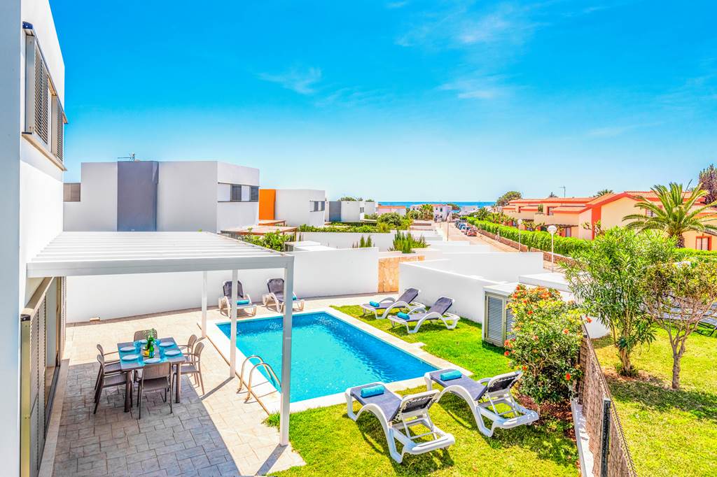 MAH_85157_Villa_Lago_Menorca_0223_04.jpg