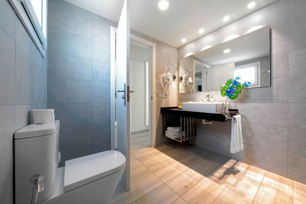 ACE_74491_Aqua_Suites_Boutique_Hotel_1022_10.jpg